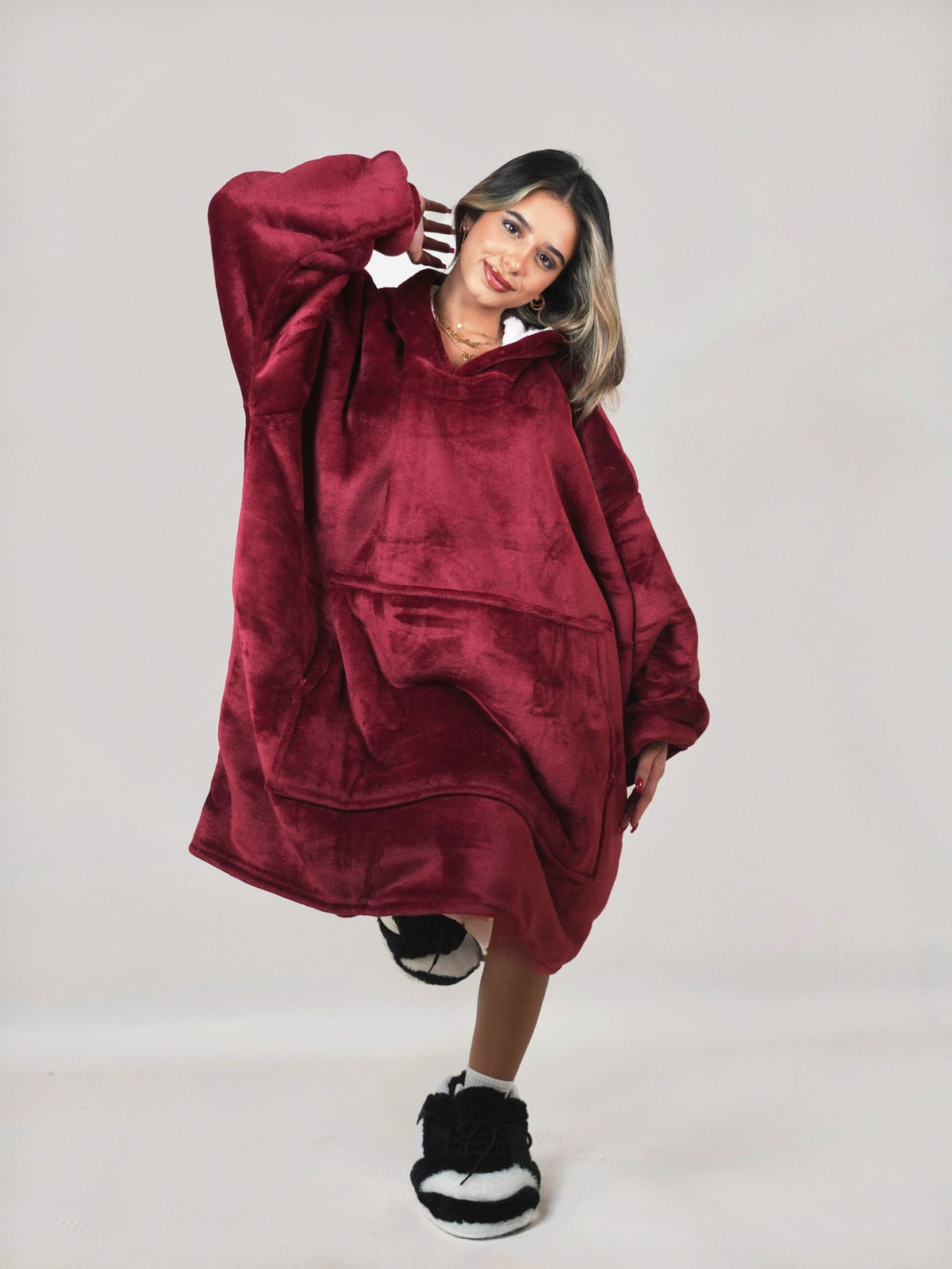 Cozy Wine 🍷 – Oversized Hoodie Blanket