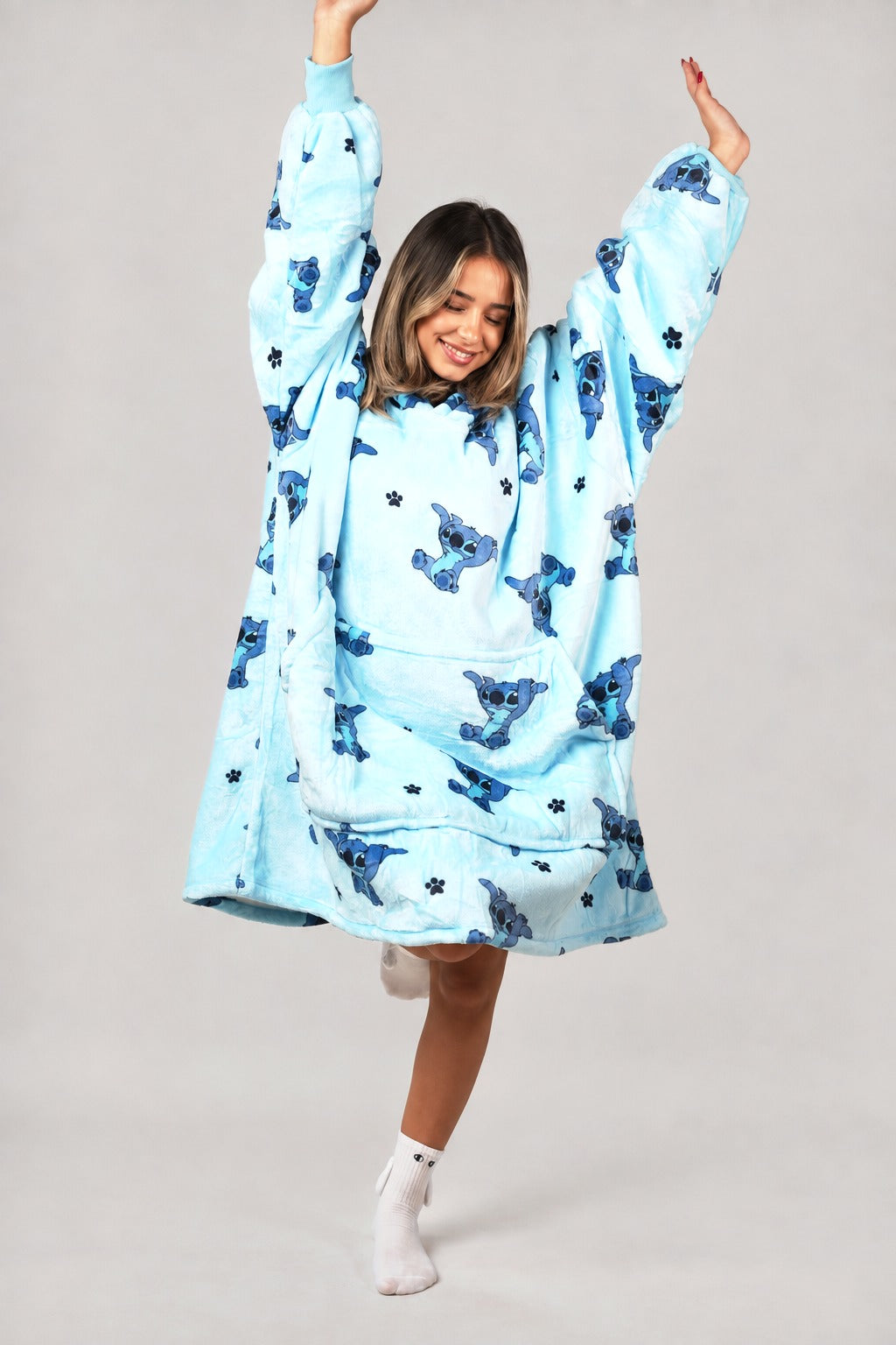 Cozy Stitch Blue💙 – Oversized Hoodie Blanket