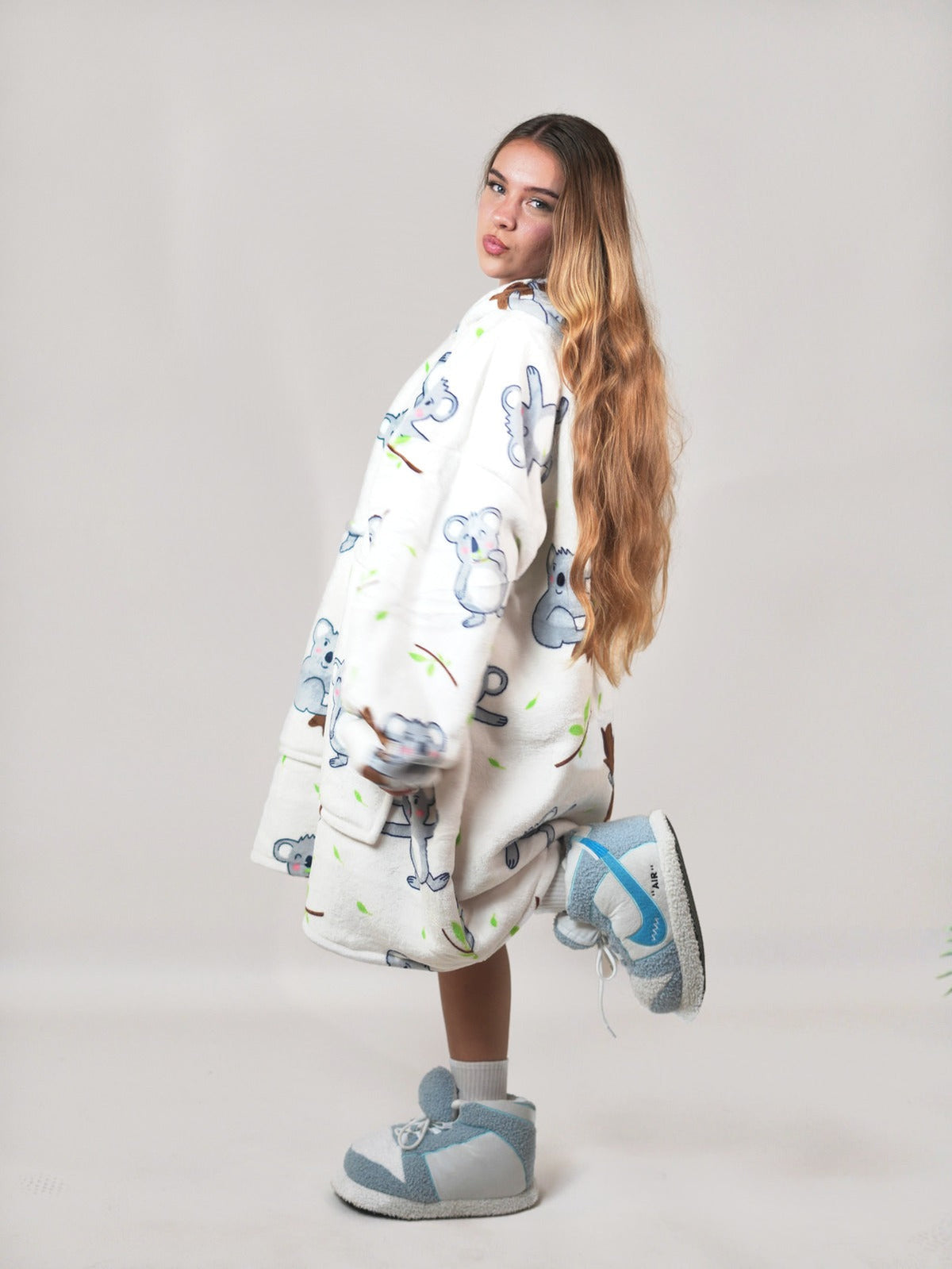 Cozy Koala 🐨 – Oversized Hoodie Blanket