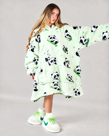 Panda 🐼 – Oversized Hoodie Blanket