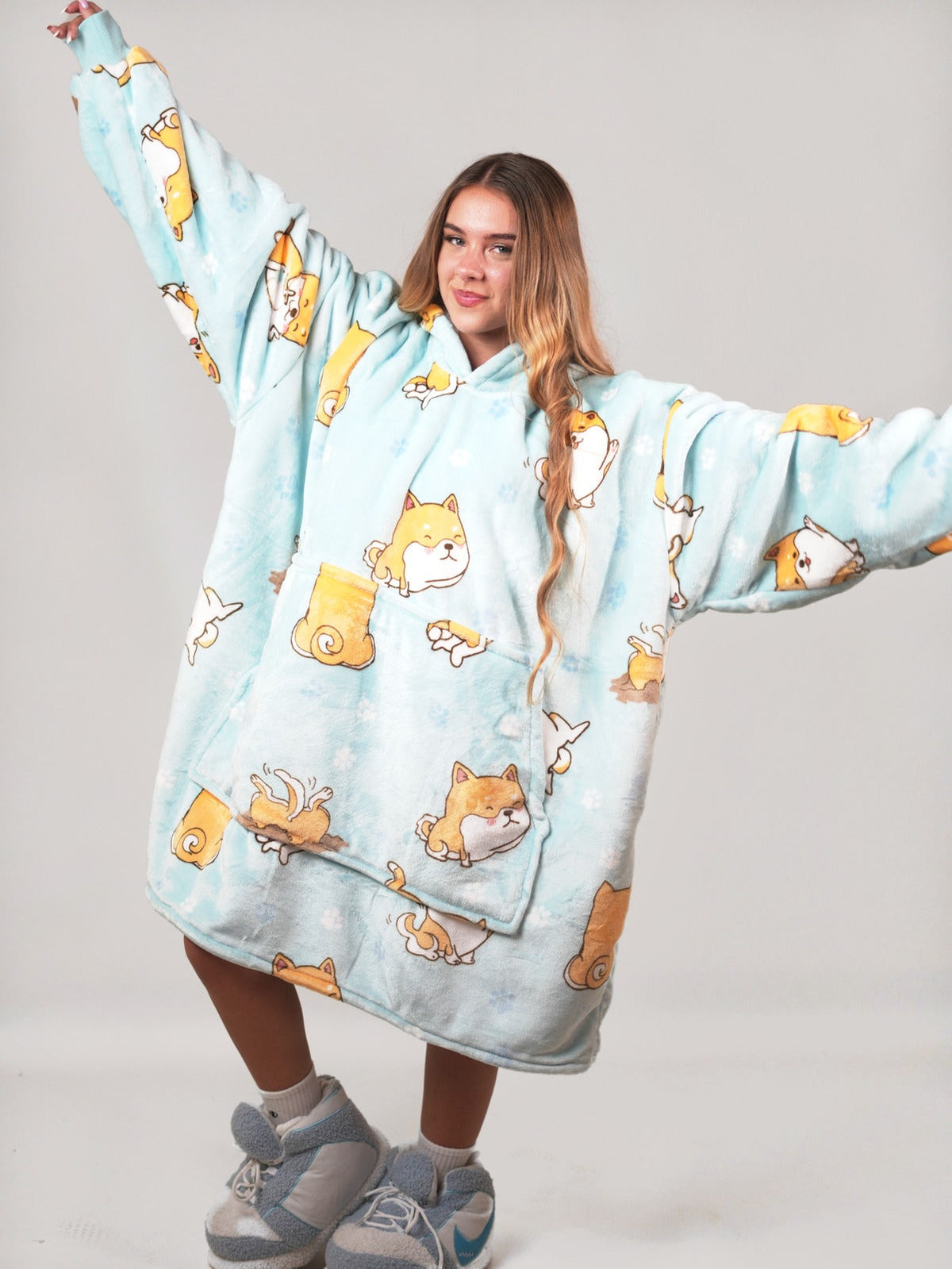 Cozy Doggy 🐾 – Oversized Hoodie Blanket