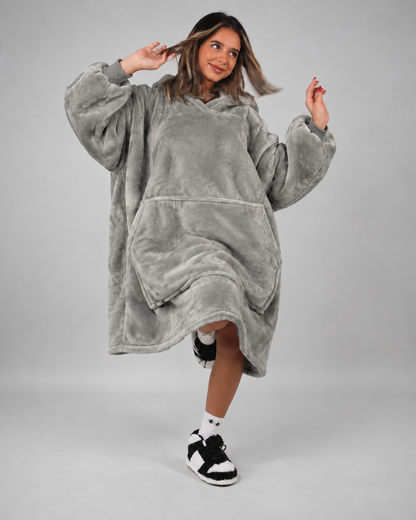 Cozy Smokey 💨 – Oversized Hoodie Blanket