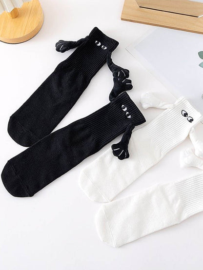 Cozy Handshake 🤝🏽 – Magnetic Couple Socks